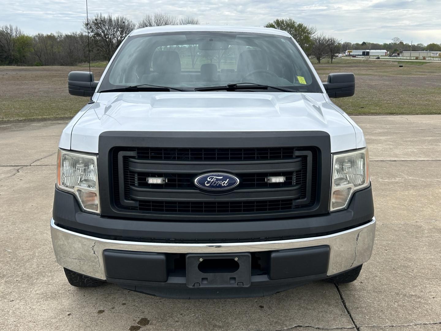 2014 White /Gray Ford F-150 XL SuperCab 6.5-ft. Bed 2WD (1FTEX1CM3EK) with an 3.7L V6 DOHC 24V engine, 6-Speed Automatic transmission, located at 17760 Hwy 62, Morris, OK, 74445, (918) 733-4887, 35.609104, -95.877060 - Photo#1